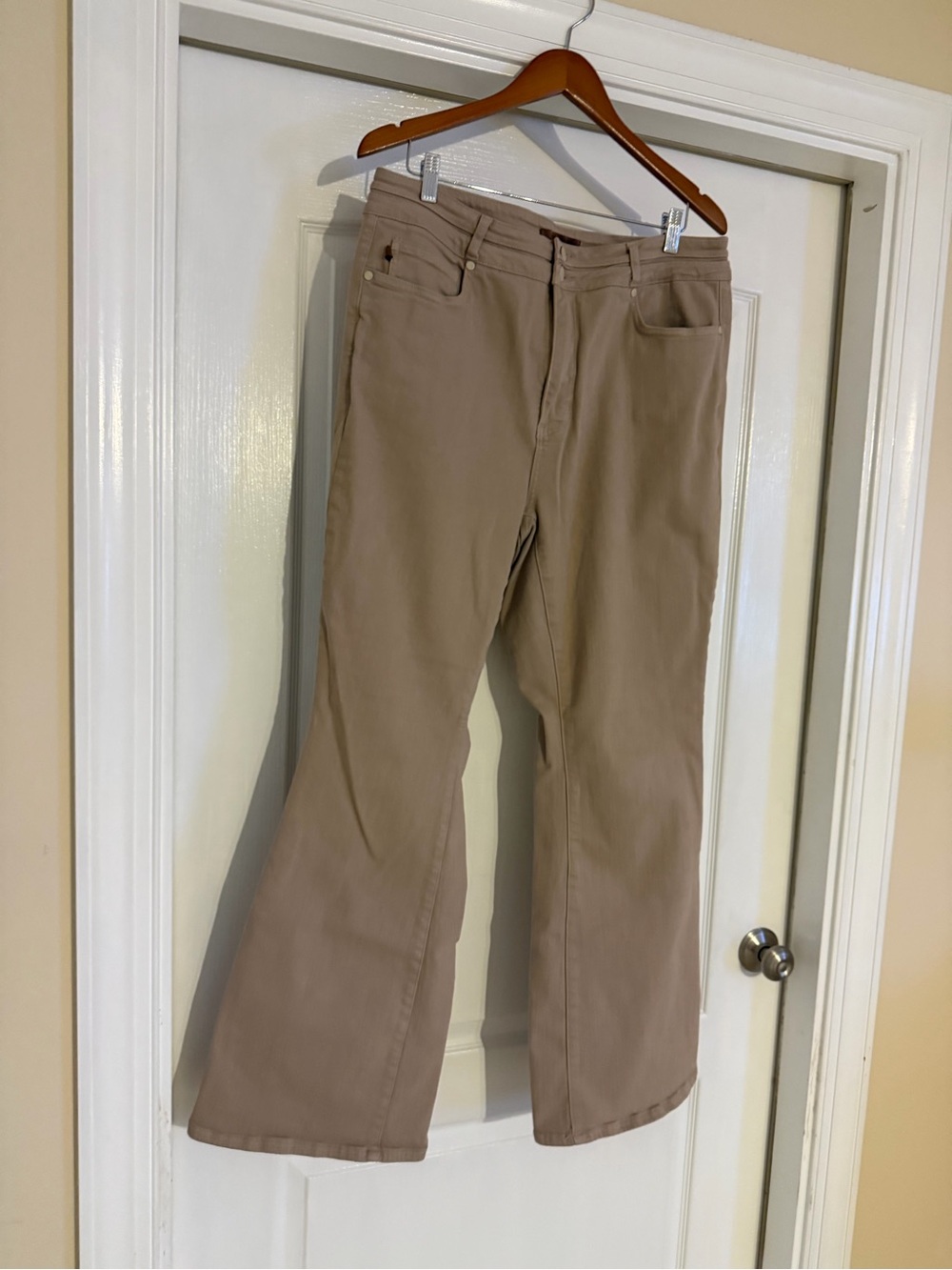 Judy Blue Cream High-Rise Flare Jeans 18W